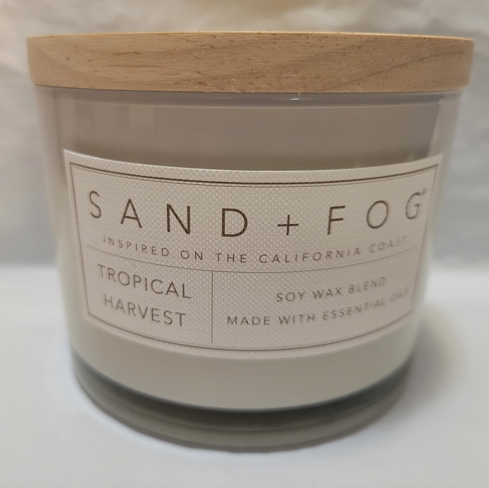 NWOT Sand + Fog TROPICAL HARVEST 2 Wick Candle 12 oz